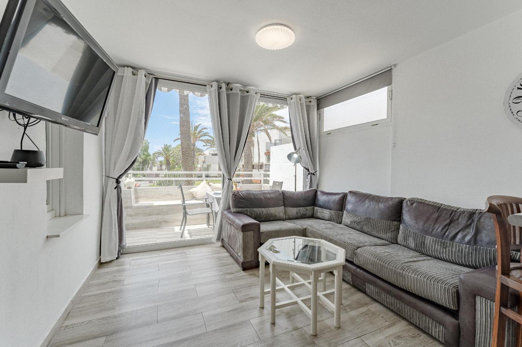 Primavera Tranquil Retreat 2-Bedroom Apartment With Balcony, Garden View & Fiber Wifi Arona  Exterior photo