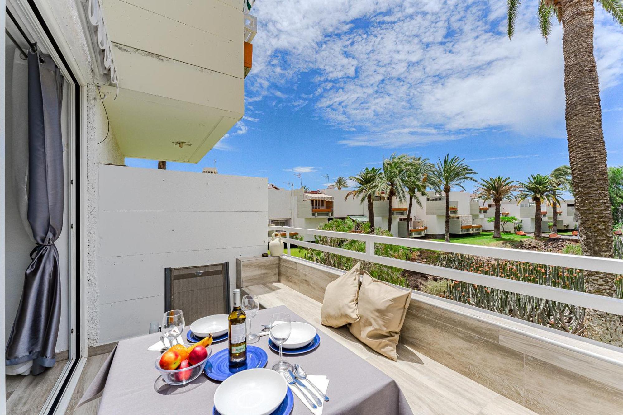 Primavera Tranquil Retreat 2-Bedroom Apartment With Balcony, Garden View & Fiber Wifi Arona  Exterior photo